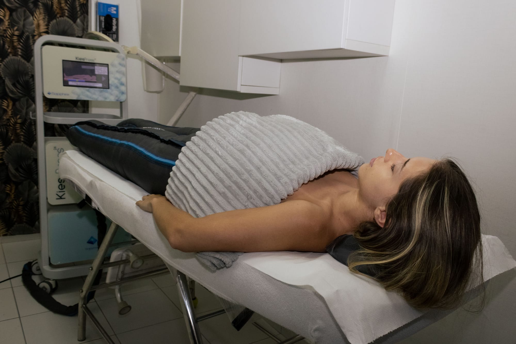 Sesi&oacute;n de presoterapia y drenaje linf&aacute;tico