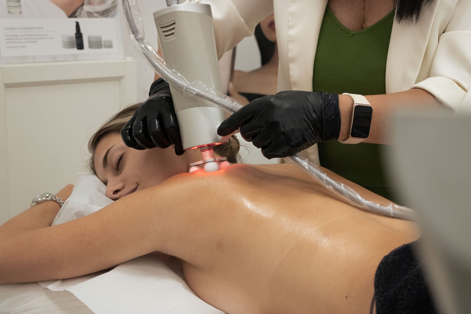 Tratamiento de radiofrecuencia corporal con luz roja